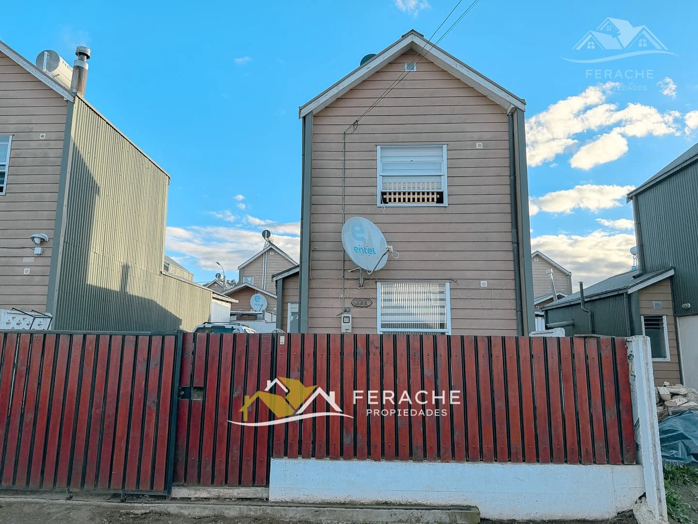 Casa de 2 dormitorios en Villa Nuevo Amanecer, lista para habitar y con estacionamiento para 2 vehículos, La Unión