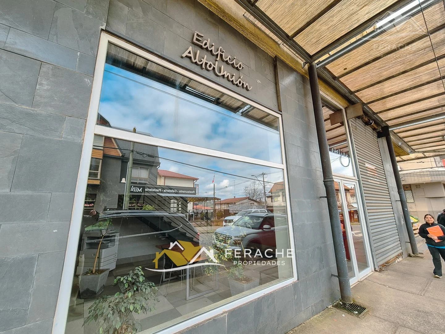 Oficinas modernas en pleno centro de La Unión, con baño privado y aire acondicionado, La Unión